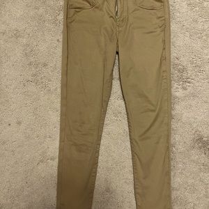 American Eagle, size 8 short